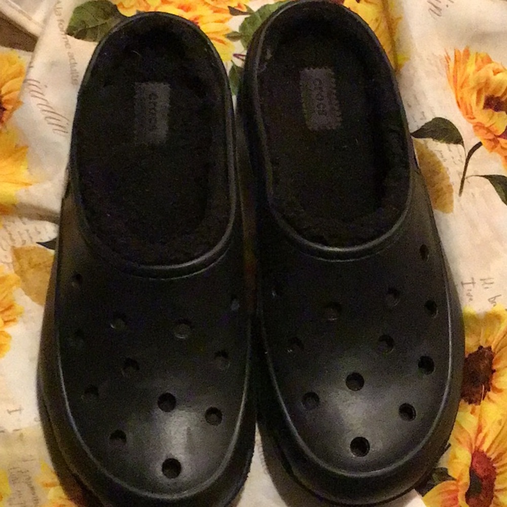 Black CROCS Fur Lined Dual Comfort Clogs Size 9M